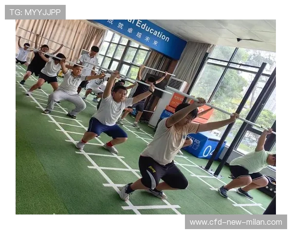 田径俱乐部举办青少年夏季体能提高营拓展训练内容，青少年田径训练机构